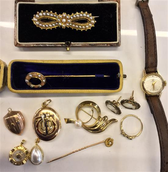 Cased gold & pearl brooch & mixed gold jewellery